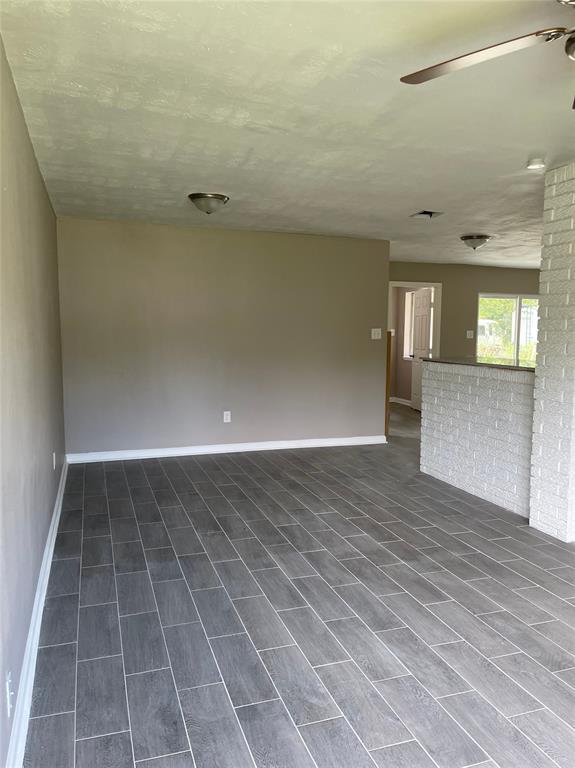 Foto del edificio - 6705 Lockwood Dr