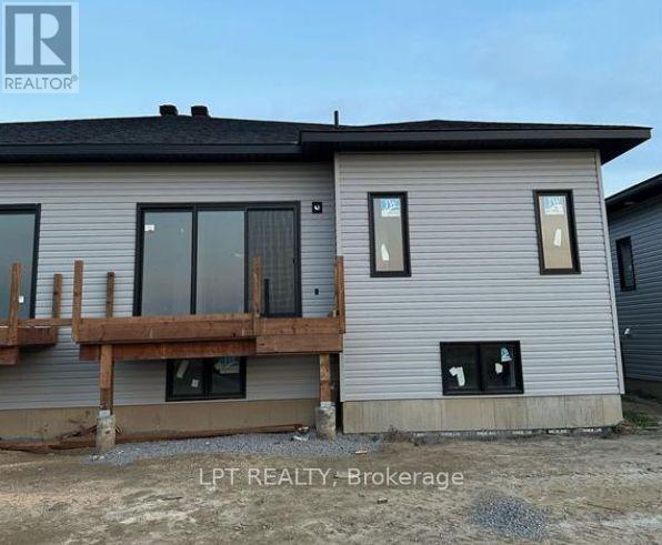 Building Photo - 826 Namur St