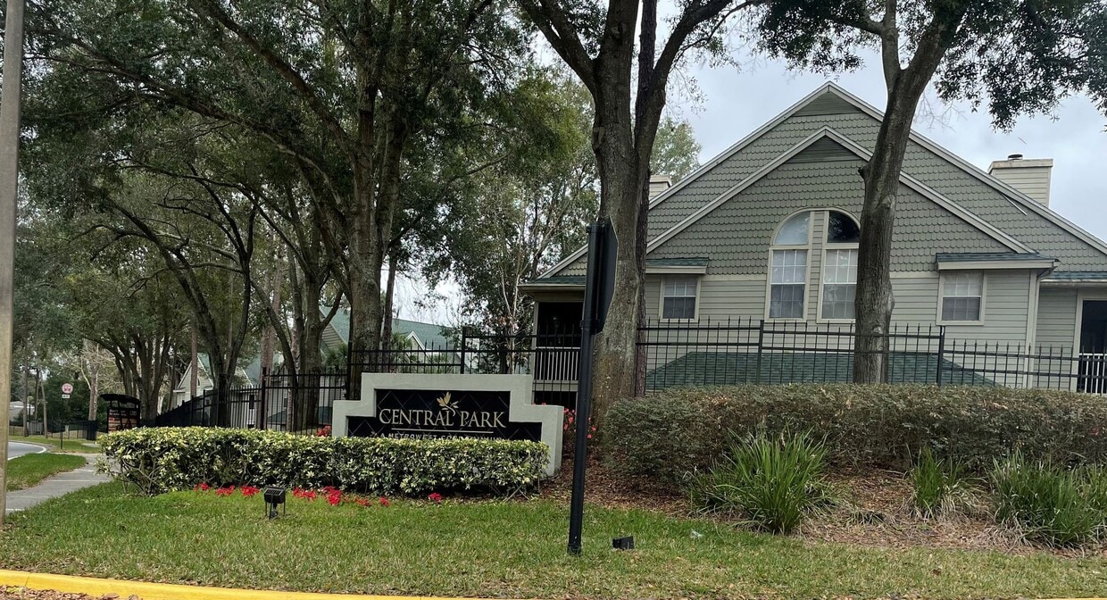 Primary Photo - Great 1/1 condo in gated community!