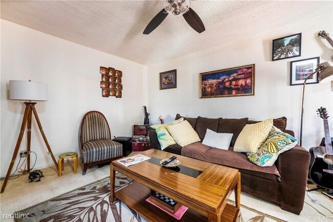 Building Photo - 1 br, 1 bath House - 1260 E 4th St Apt 3