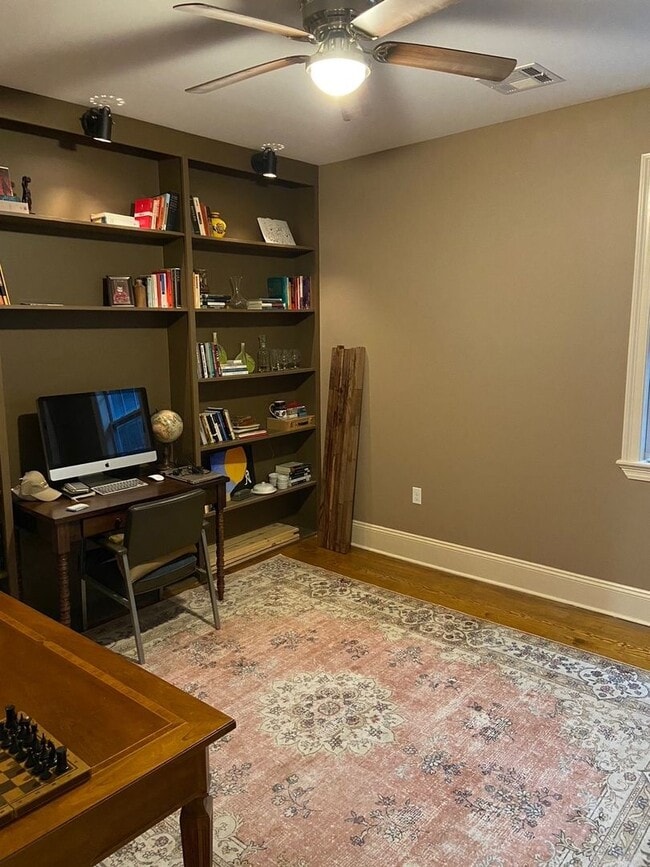 Foto del edificio - 3109 Broadway St