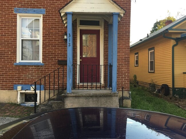 Building Photo - 312 Wayne St