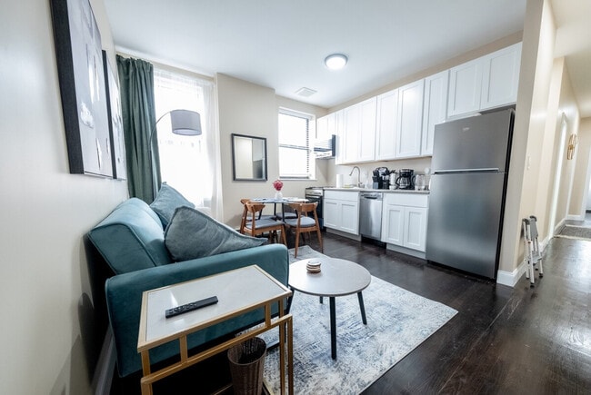 Building Photo - 245 W 113th St