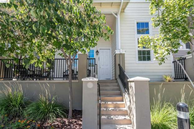 Building Photo - 251 Birch Creek Dr