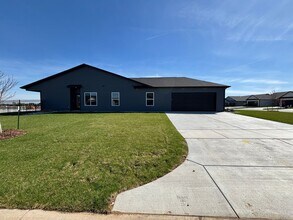 Building Photo - 9369-9371 E Wassall Ct