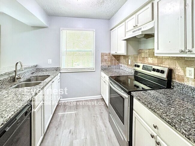 Building Photo - 416 Plainville Dr SW