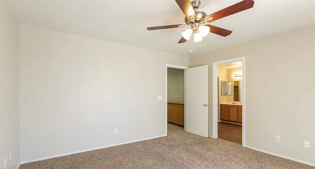 Building Photo - 10436 Coyote Cub Ave