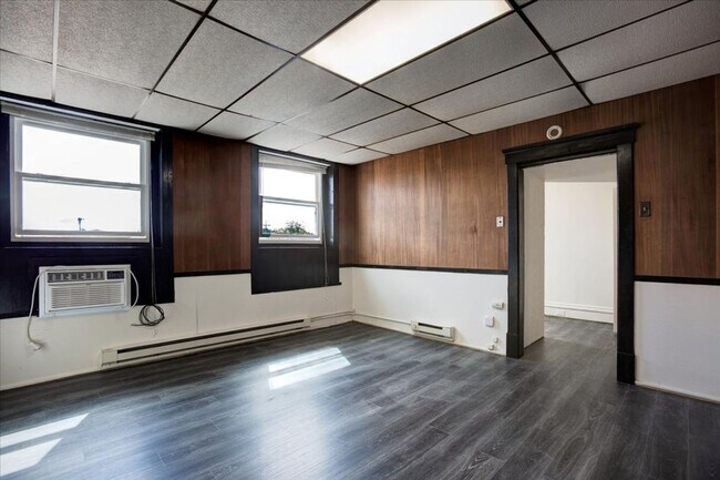 Foto del edificio - Affordable 1 Bedroom Apartment – Prime Mai...