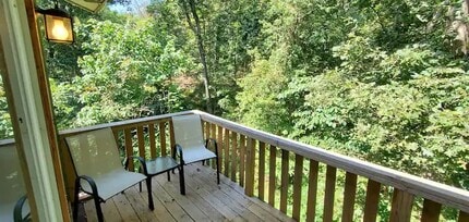 Building Photo - 16 Victoria Ln