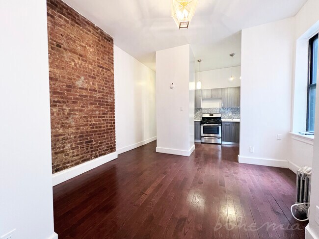 Building Photo - 27 Audubon Ave