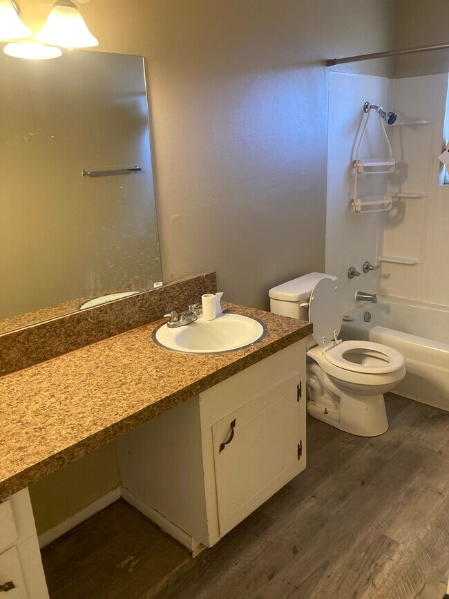 Building Photo - 3804 Senator St