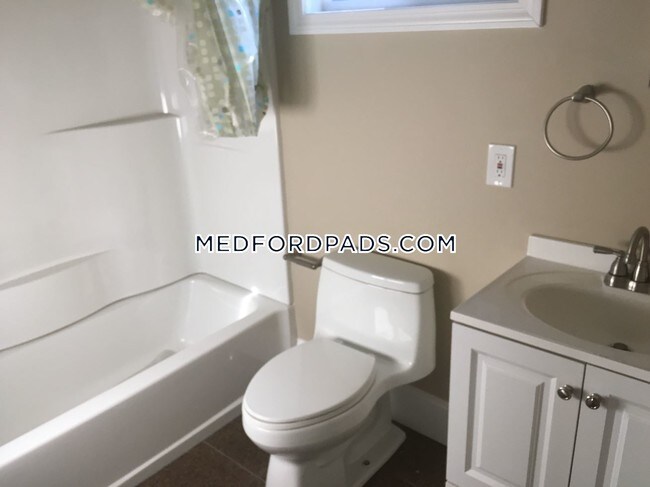 Foto del edificio - 198 Harvard St