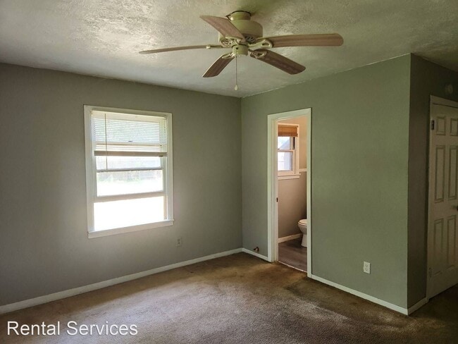 Building Photo - 2 br, 1.5 bath House - 570 Anchor St.