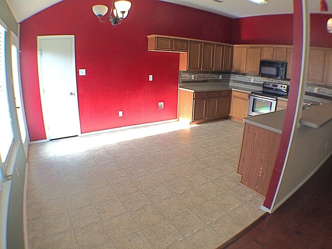 Foto del edificio - 3 Bedroom 2 Bath Gem In Crowley