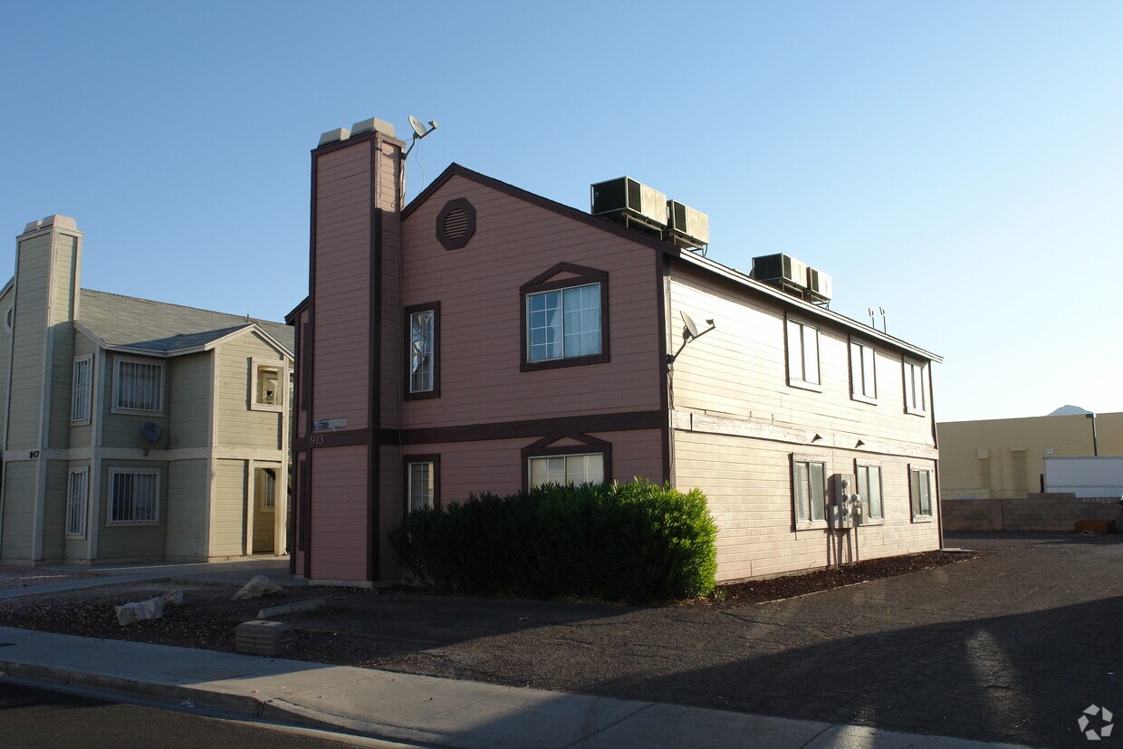 Building Photo - Village At Washington