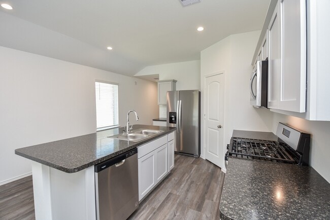 Foto del edificio - 5718 Sycamore Glen Dr