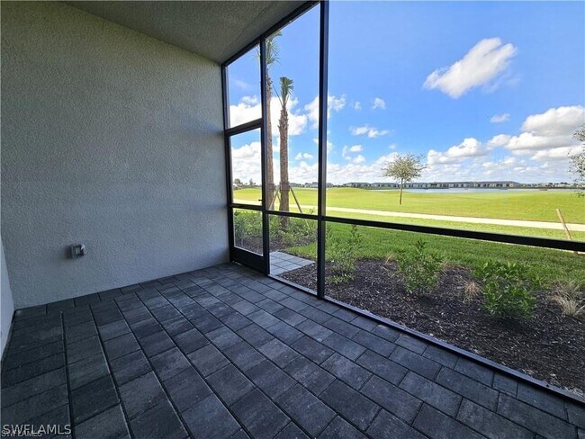 Foto del edificio - 5749 Double Eagle Cir