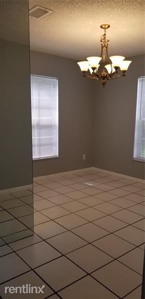 Building Photo - 5911 Woodland Point Pl
