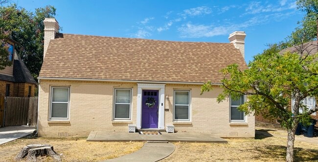 Building Photo - 3424 Rogers Ave