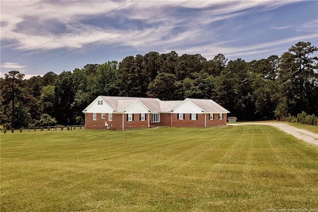 Building Photo - 329 Eddies Ln