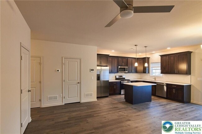 Building Photo - 6653 Stein Way