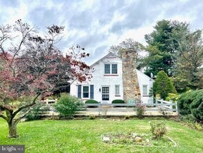 Building Photo - 355 Rockdale Dr