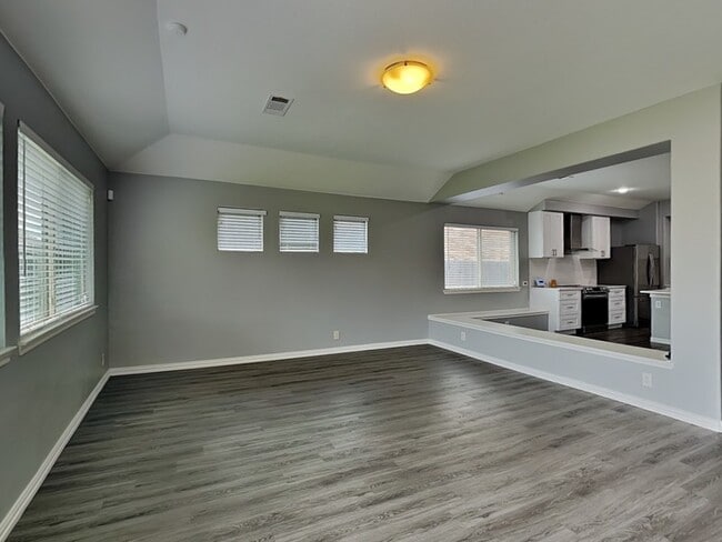 Building Photo - 2102 Long Forest Rd