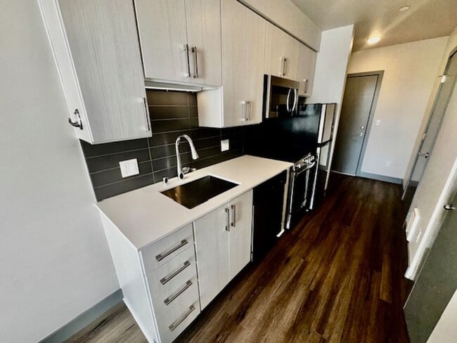 Interior Photo - The Grove Ballard