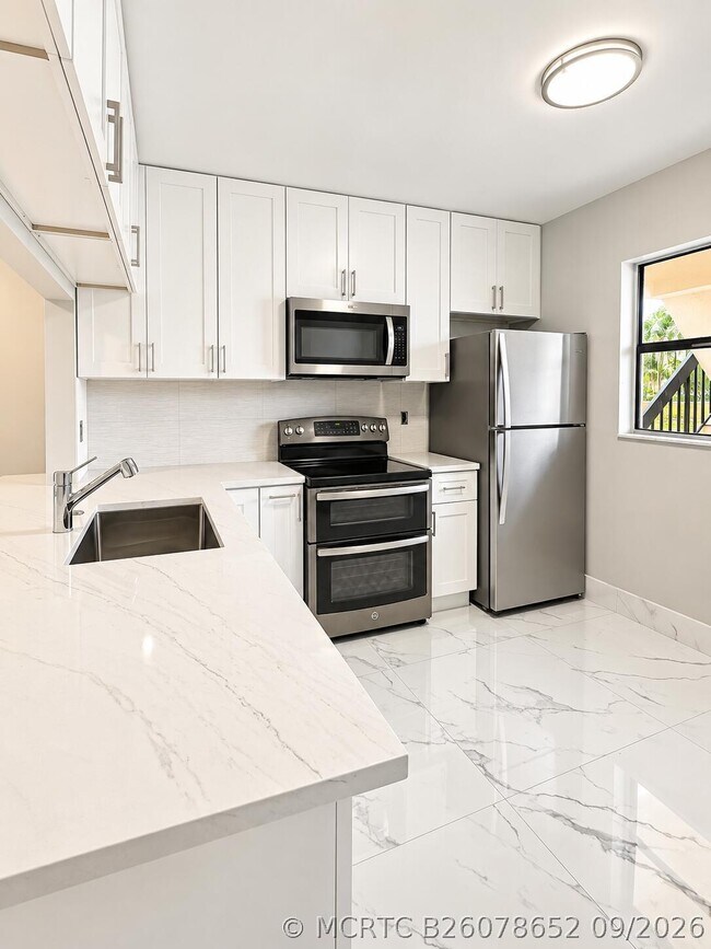 Building Photo - 7101 Golf Colony Ct