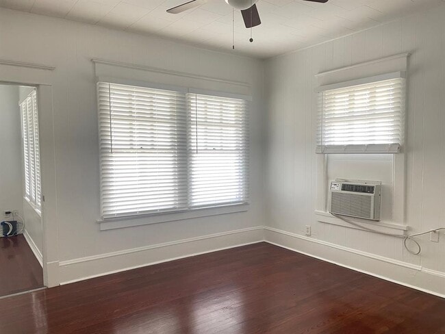 Building Photo - 4310 Mt Vernon St