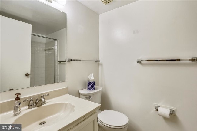 Building Photo - 15300 Beaverbrook Ct