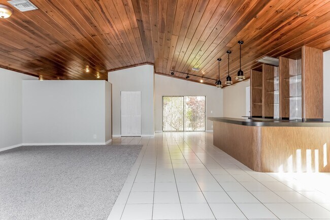 Foto del edificio - 370 NW 113th Ave