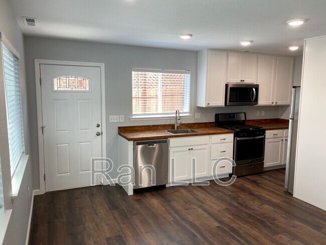 Foto del edificio - 229 W Pueblo St