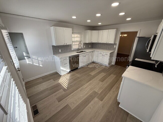 Foto del edificio - 2065 Cambridge Ave