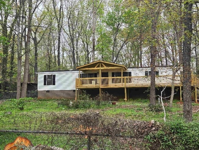 Building Photo - 415 Walker Dr