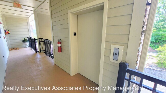 Building Photo - 3 br, 3 bath House - 342 Sandpiper Lane