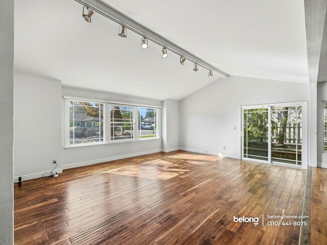 Foto del edificio - 22243 Craggyview St