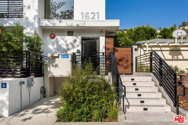 Foto del edificio - 1621 Malcolm Ave