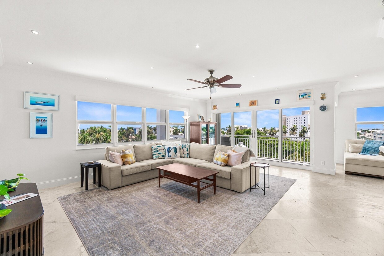Foto principal - 1000 Lowry St
