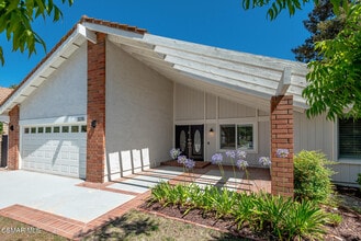 Building Photo - 3235 W Sierra Dr