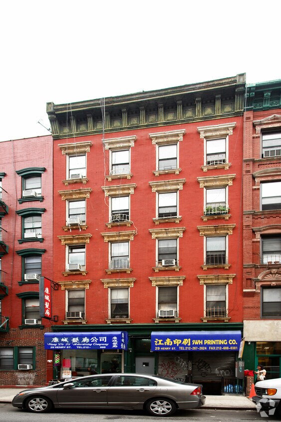 Building Photo - 29 Henry St