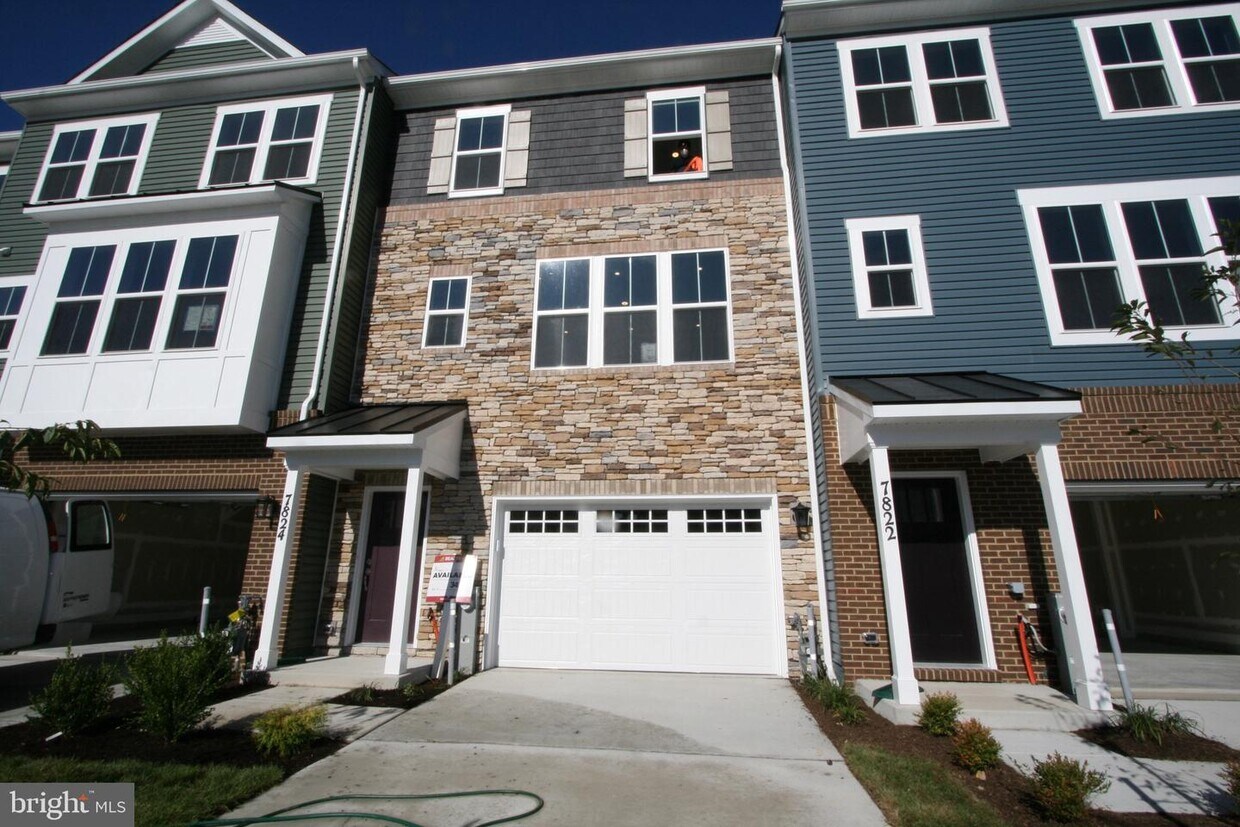 Foto principal - 7824 Hope Ct