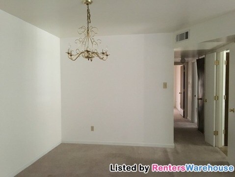Foto del edificio - 328 Chapel Ridge Dr