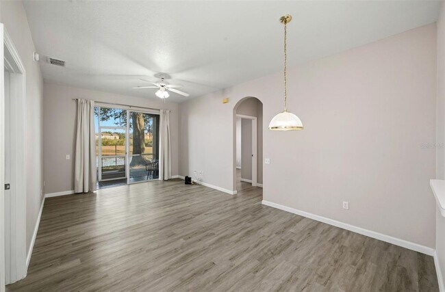 Foto del edificio - 7123 Yacht Basin Ave