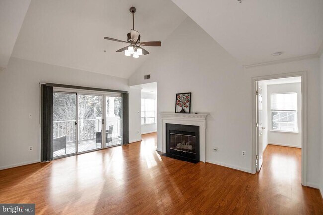 Foto del edificio - 131 Timberbrook Ln