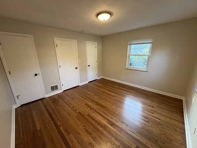 Building Photo - 54 Woodlawn Ave