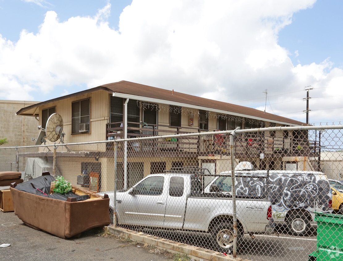 Primary Photo - 94-171 Leokane St