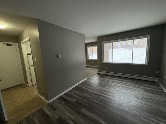 Photo du bâtiment - 2 Reading Crescent