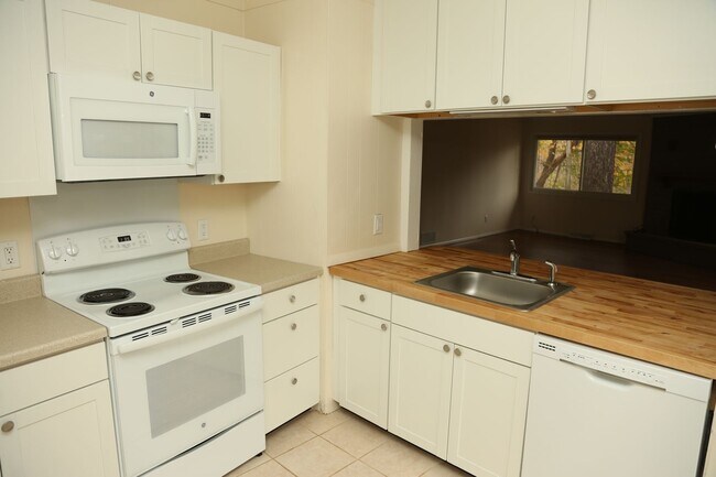 Building Photo - Unique Space For Lease - 3 Bedrooms
