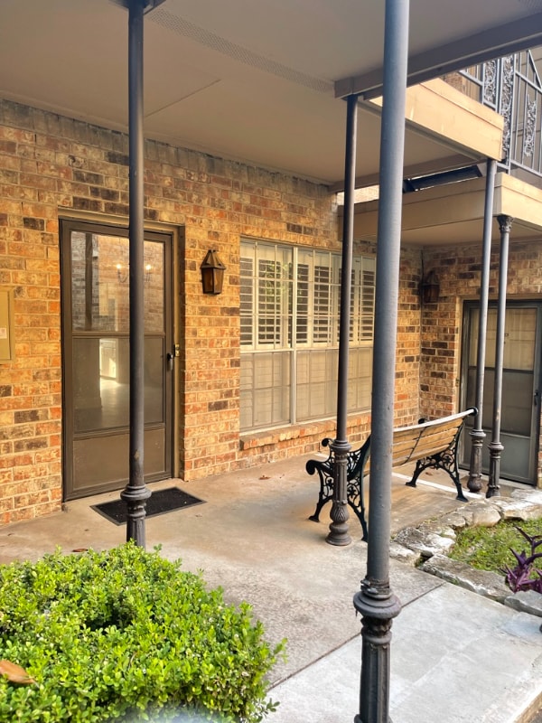 Building Photo - 4349 Bellaire Dr S